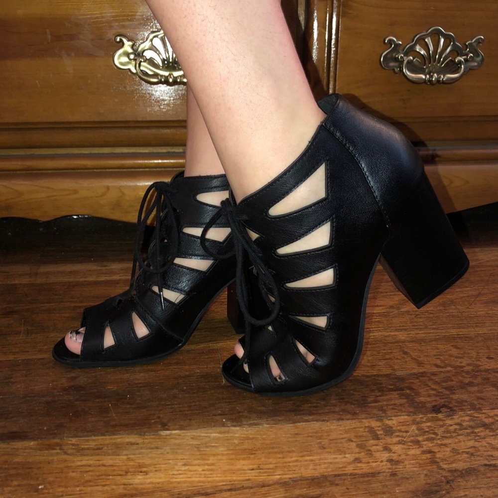 Cute supportive gladiator-like black heels.